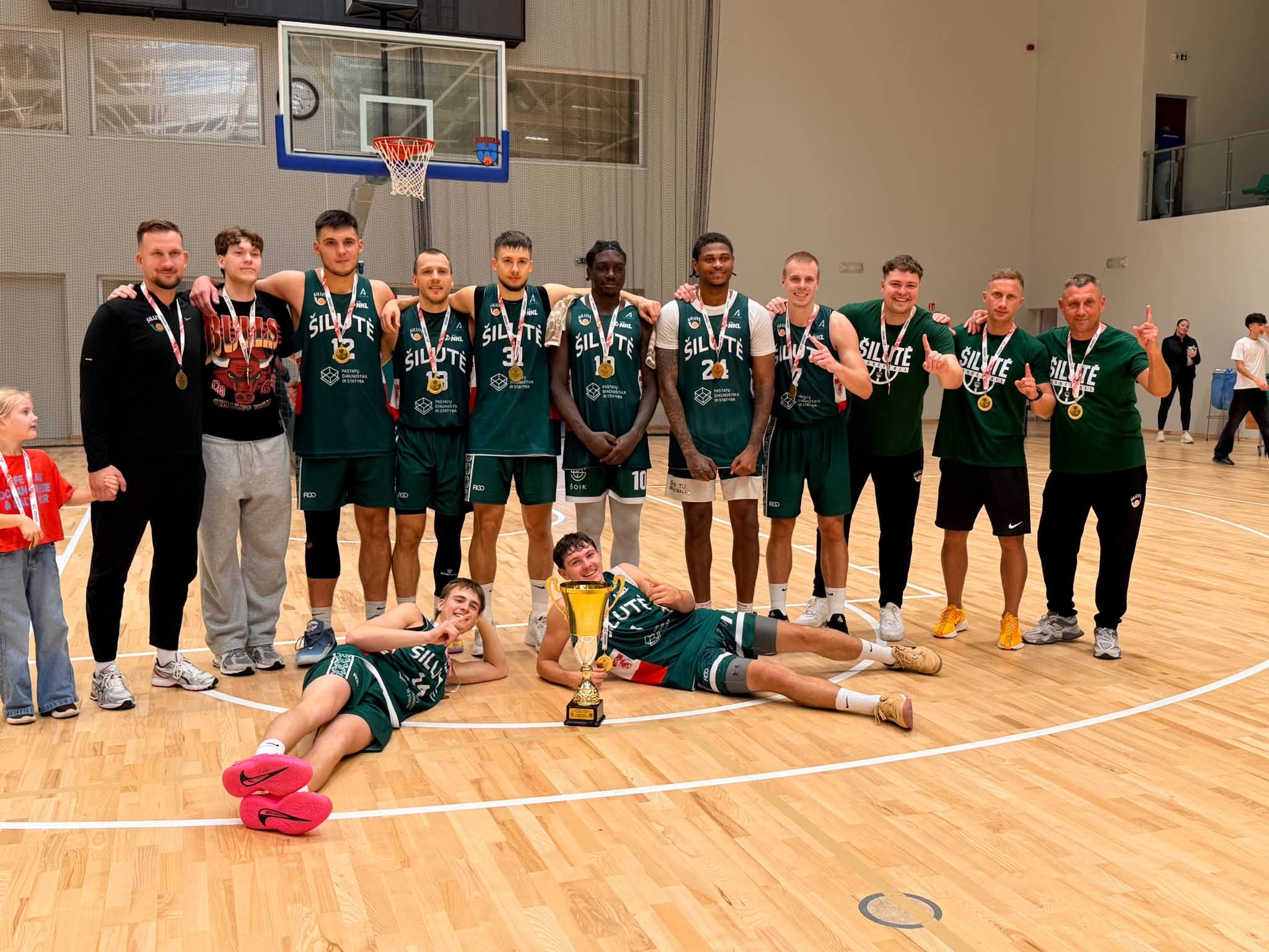 Šilutės vyrų krepšinio komanda – Jurbarko turnyro nugalėtoja!
